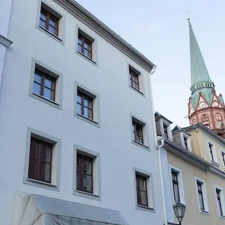 Charming Old Town Arkadenhof Apartment