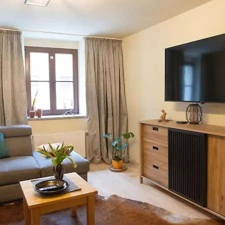 Charming Old Town Arkadenhof Apartment Löbau