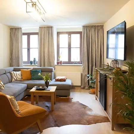 Charming Old Town Arkadenhof Apartment Löbau