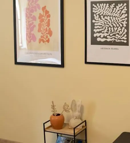 Charming Old Town Arkadenhof Daire