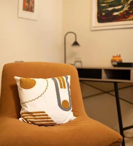 Charming Old Town Arkadenhof Daire *